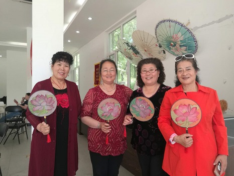 201805141526288197942737.jpg 四季青镇手工团扇制作活动 (1).jpg