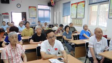 201807101531210701885971.jpg 说明: D:\邱妍娟-街道\关于进行“文化@海淀--海淀公共文化服务数字平台”数据初始化信息采集工作的通知\照片\海南南\健康知识讲座2018年7月10日(1)\DSC01946.JPG