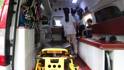 201808311535696117310615.jpg 1.参观救护车 (6)