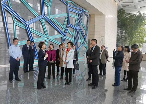 201804091523245382132907.jpg 图1:紫竹院街道领导班子参观融科资讯中心 凝聚共识 推进魏公村节点建设.jpg