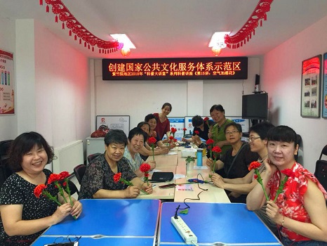 201806271530089911526397.jpg 图1:紫竹院地区2018年“科普大讲堂”系列讲座《第15期:空气加湿花》圆满举办.jpg