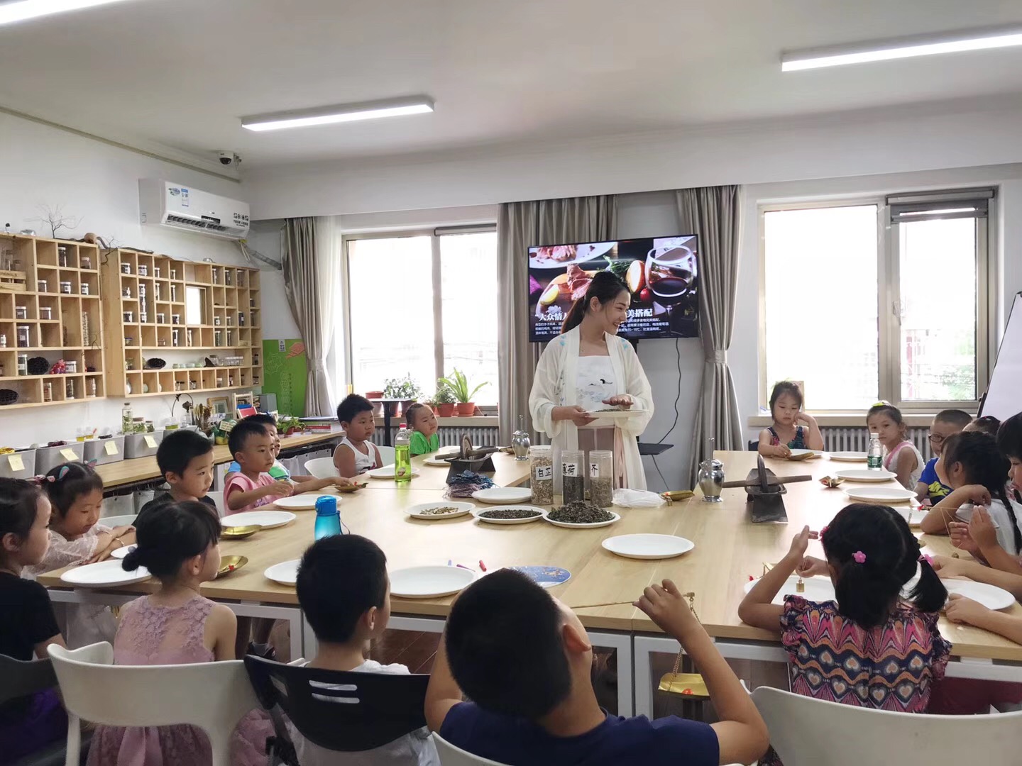 四季青镇宝山社区 月 日上午九点在西木学堂开展儿童diy香包制作活动