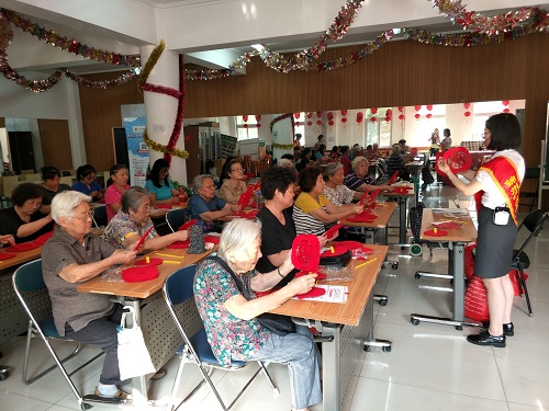 201809191537322679732708.jpg 灯笼制作 (1).jpg