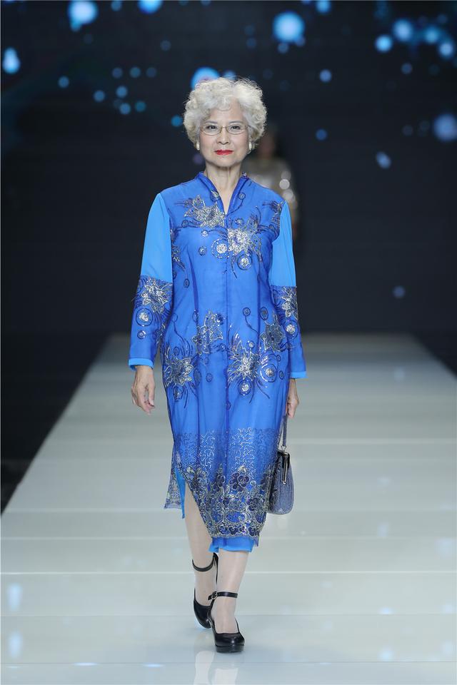 八里庄街道五福玲珑居社区模特队培训