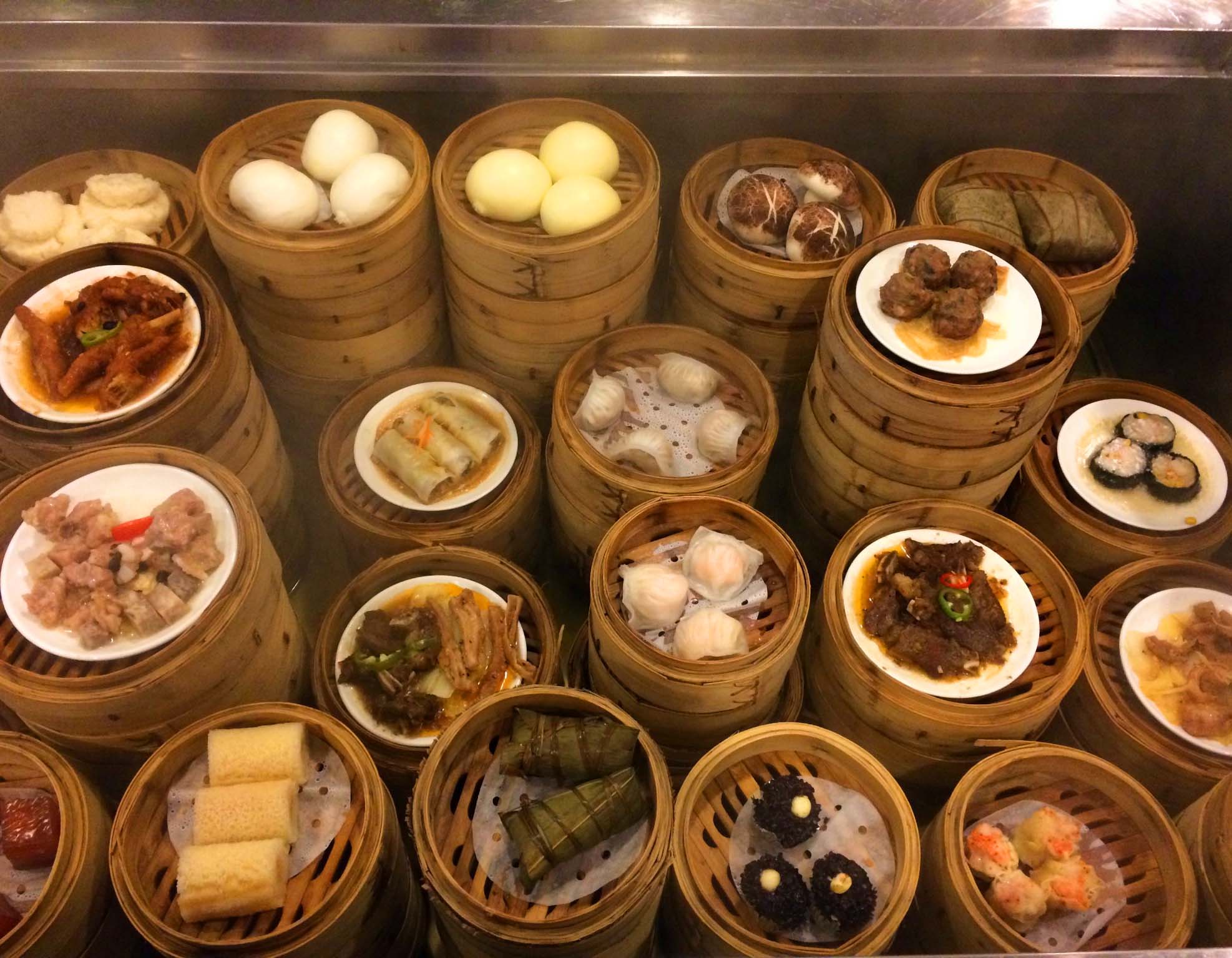 马连洼街道兰园社区食府一条街展示活动