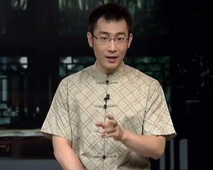 卢文龙播音名阿龙,2003年进入北京电视台工作,先后主持《四海漫游》