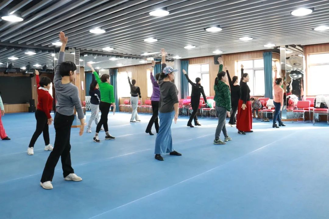 202011121605160755561963.jpg 广场舞1.jpg