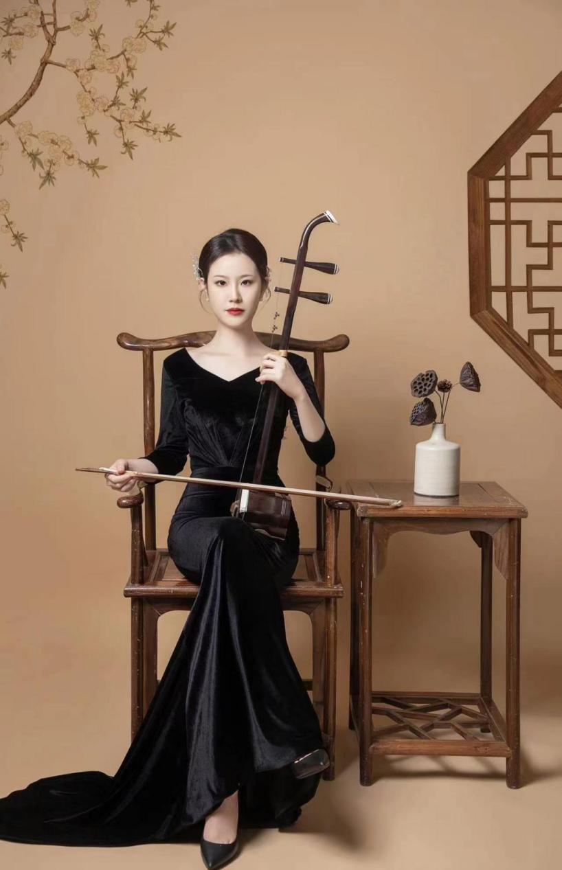 第十三届国际华人艺术节二胡金奖,2022年荣获齐鲁器乐大赛青年二胡