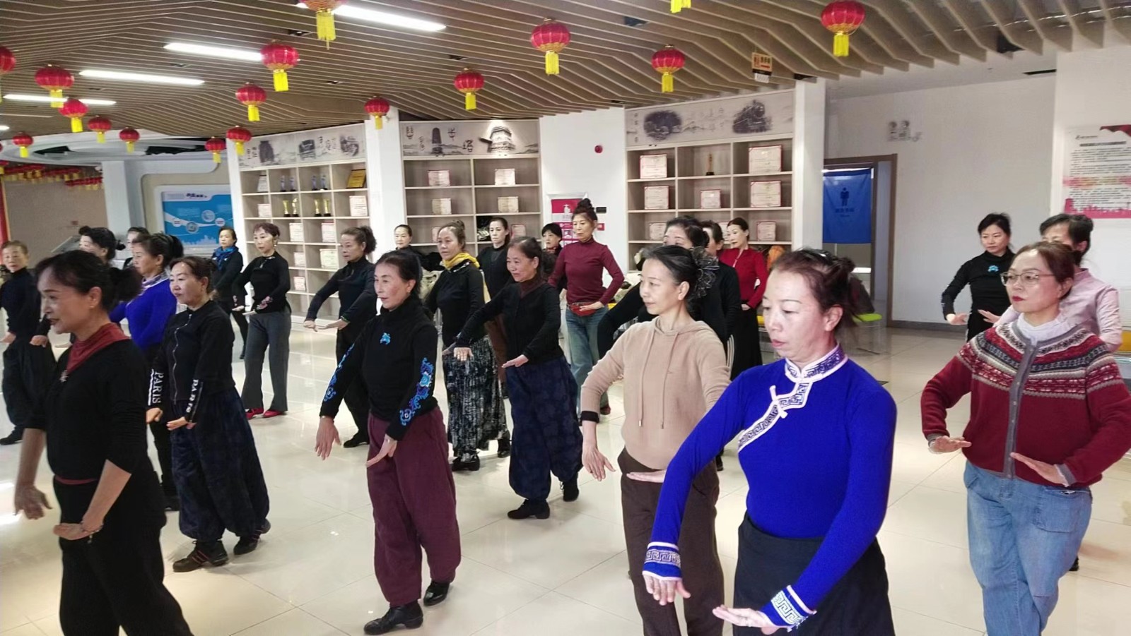 202403201710901697538058.jpg 3.20成人舞蹈培训活动照片1.jpg